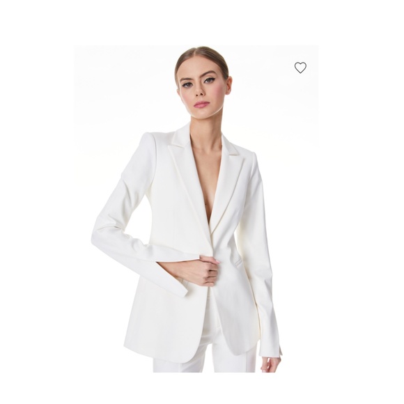 Alice + Olivia Jackets & Blazers - NEW WITH TAGS Alice & Olivia Breann fitted blazer off white size 0